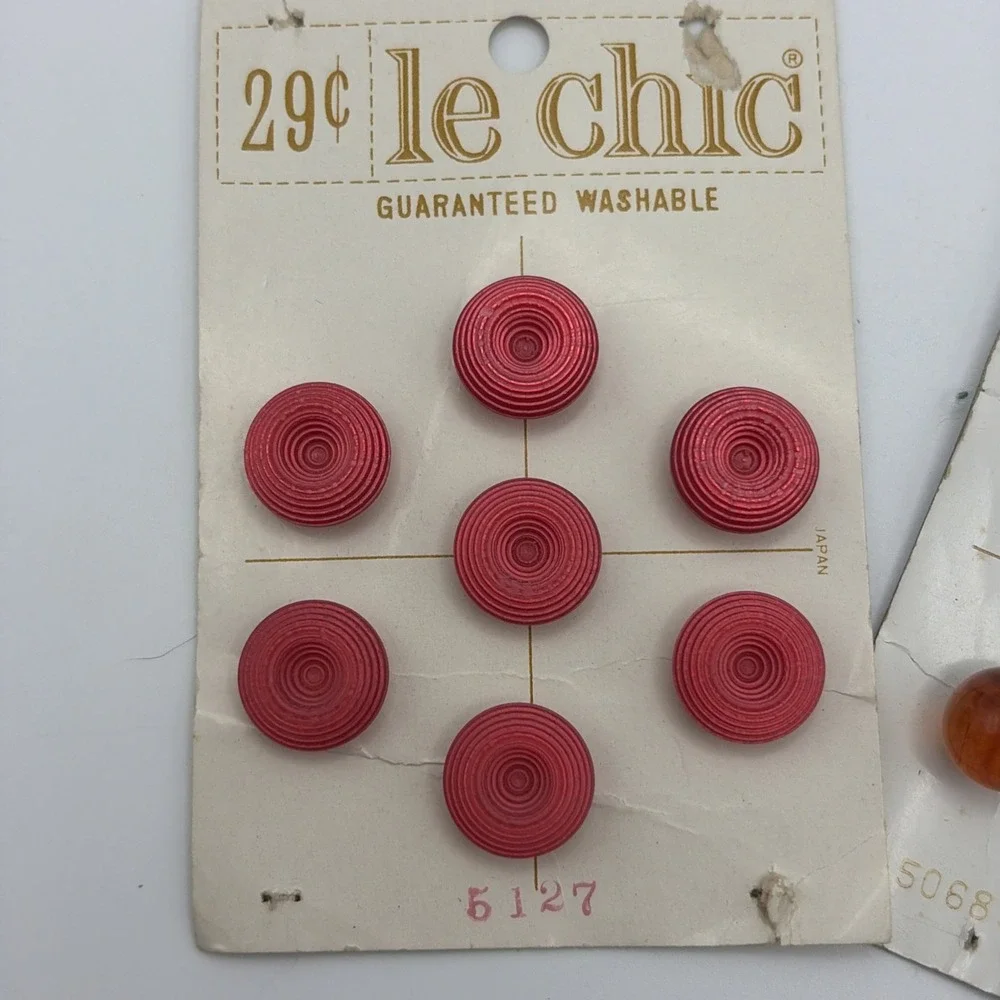 Lot Sets Vintage Le Chic Red, Amber, and Grey on Button Cards